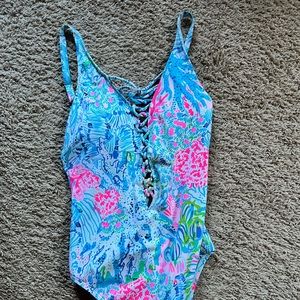 Sink or Swim Lattice swimsuit by Lilly Pulitzer size 8